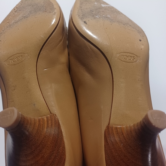 Tod's Classic Tan Leather Loafers - Picture 6 of 11